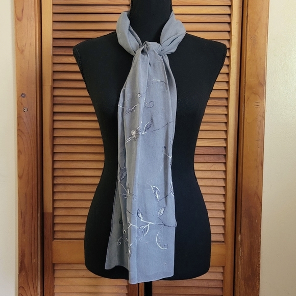 Avenue Accessories - NWT Avenue Vintage Floral Sheer Scarf